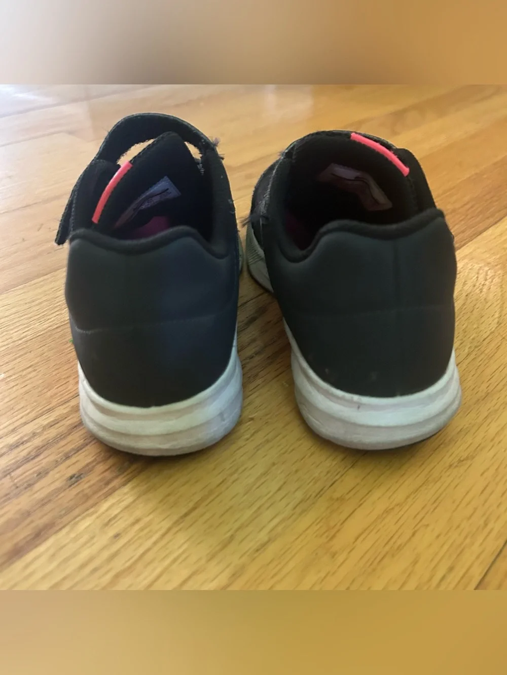Girls Nike Downshifter size 2.5 Black Pink